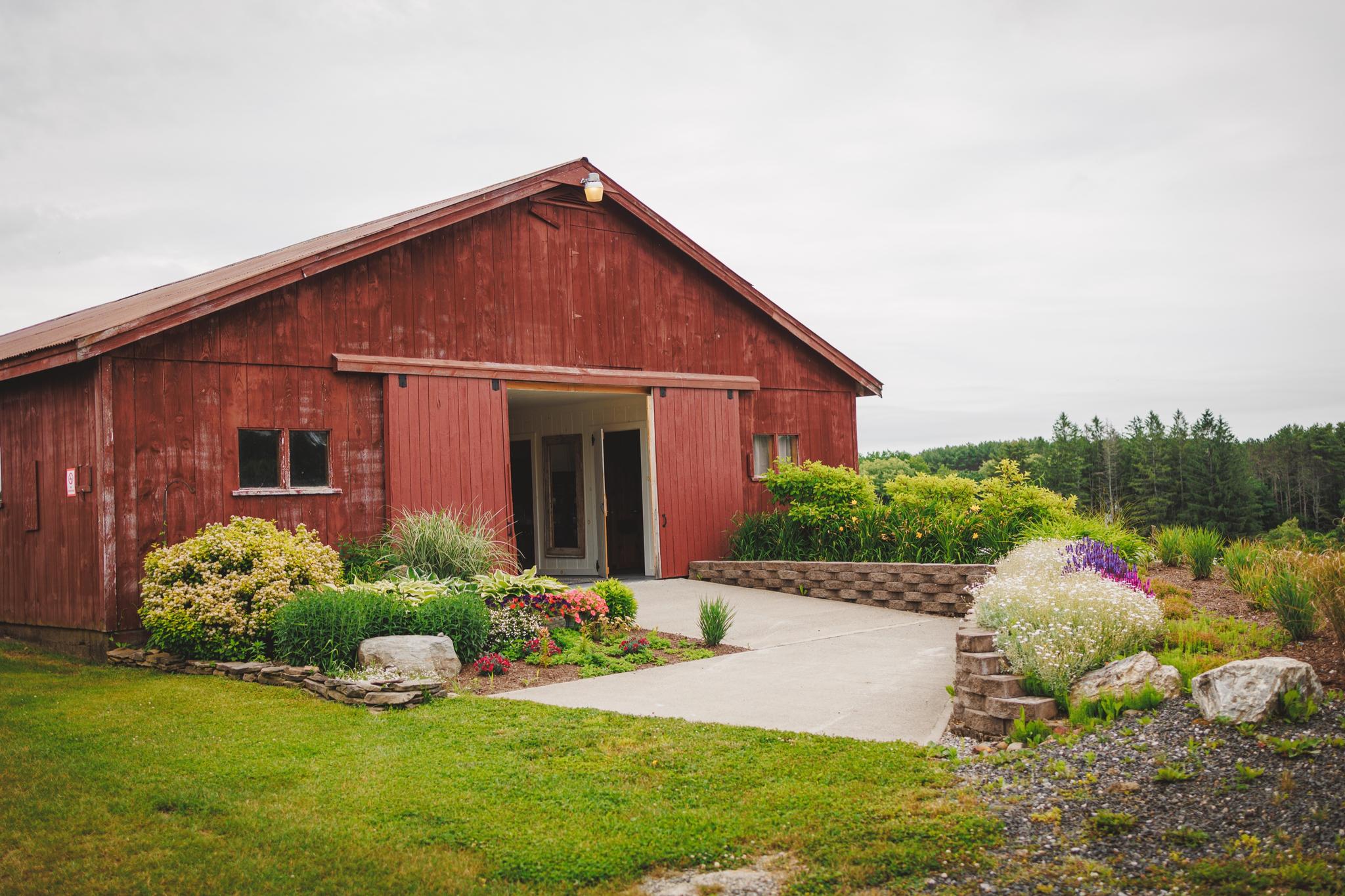 Vendor Spotlight: Harmony Hill Farm – A Perfect Blend of Tradition and Beauty